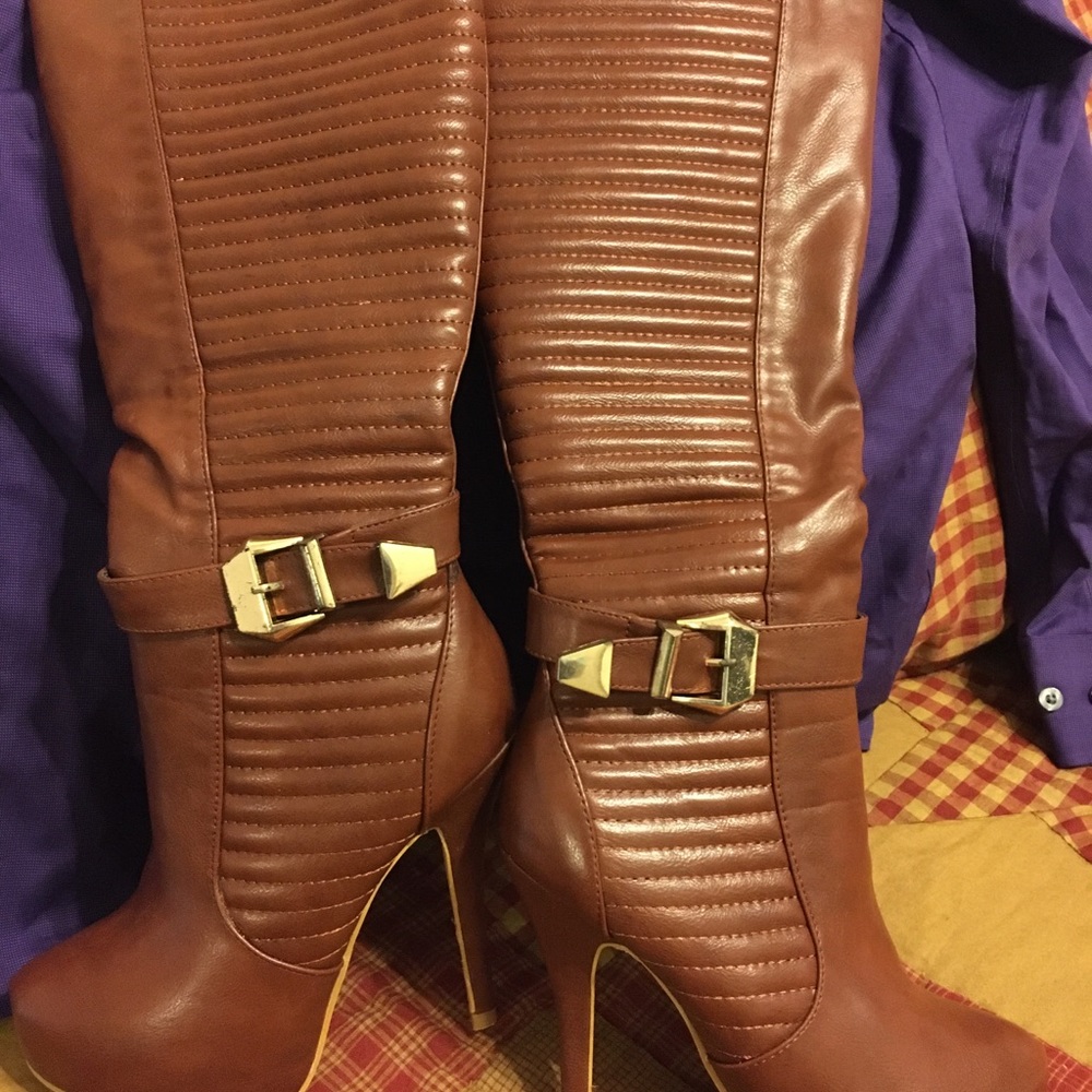 Size 7 Knee High Brown Boots
